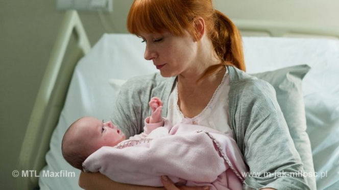 M jak miłość odc. 1202. Agnieszka (Magdalena Walach), Helenka (Krystian Drescher)