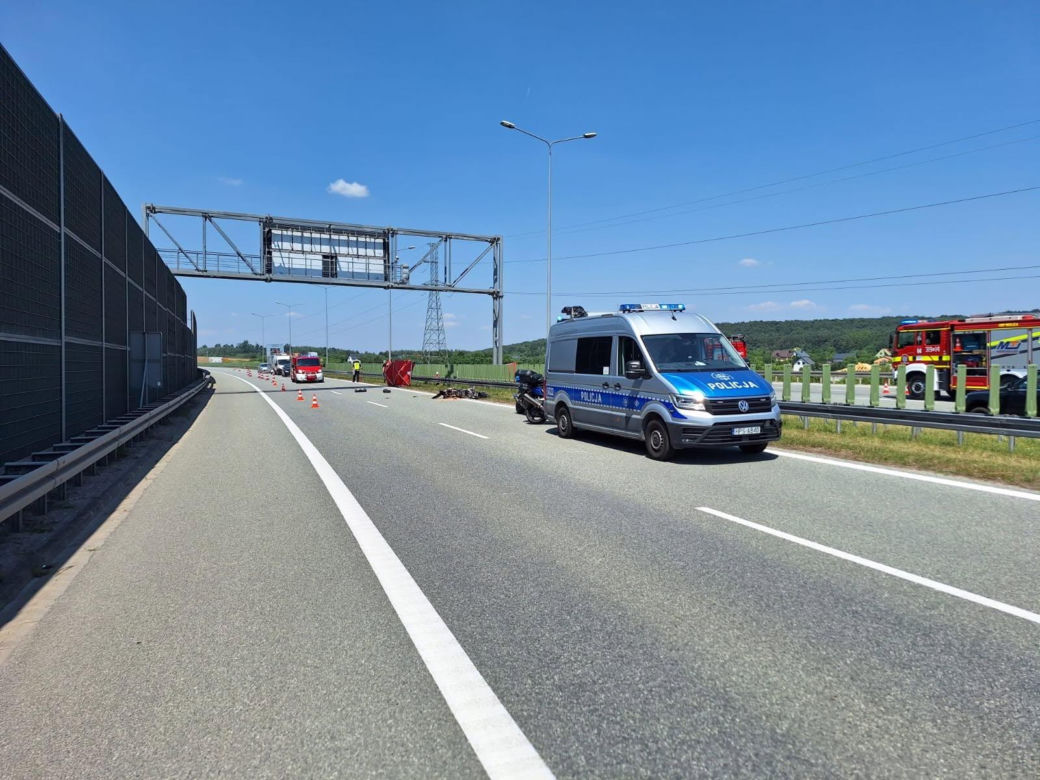 Tragiczny wypadek na S7 koło Chęcin. 38-letni motocyklista zginął na miejscu