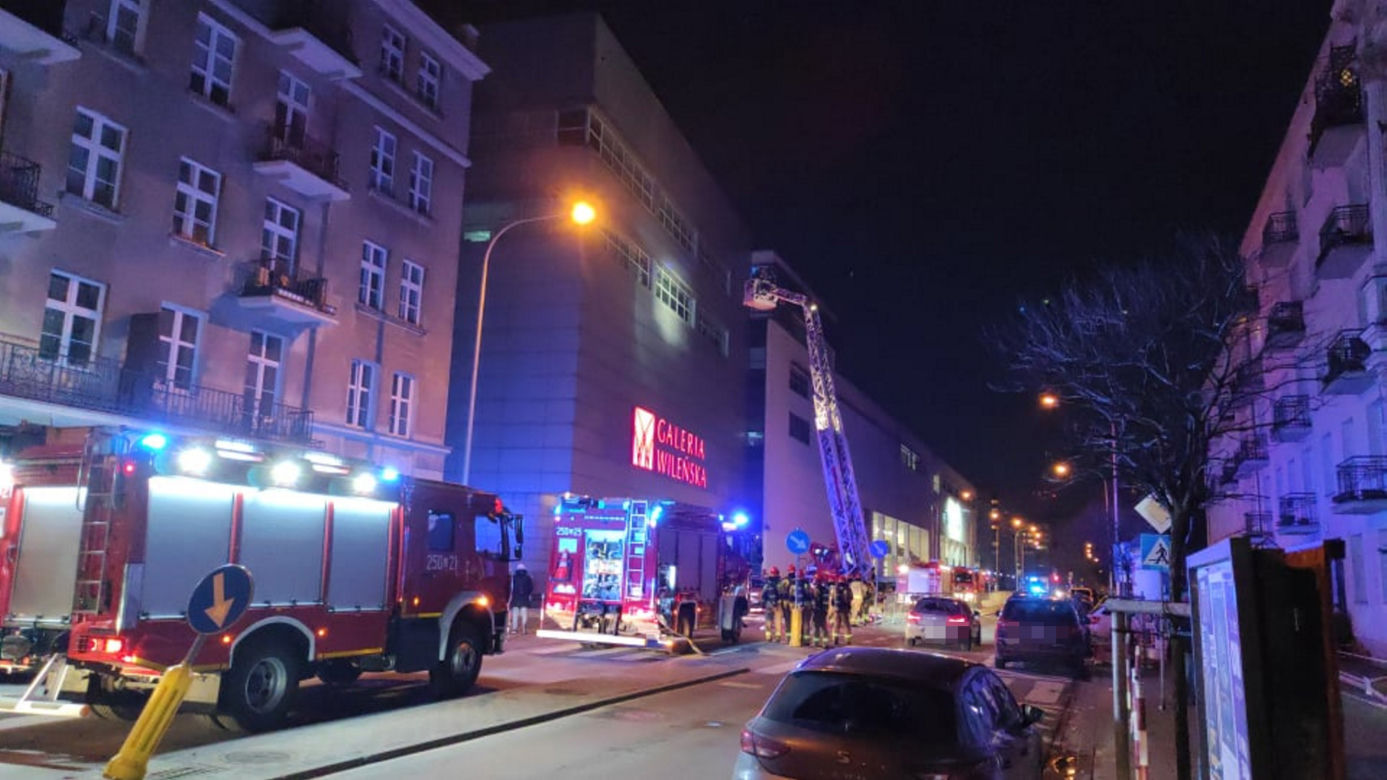 Ogromna akacja straży pożarnej, kilkanaście wozów pod Galerią Wileńską. Co się dzieje?