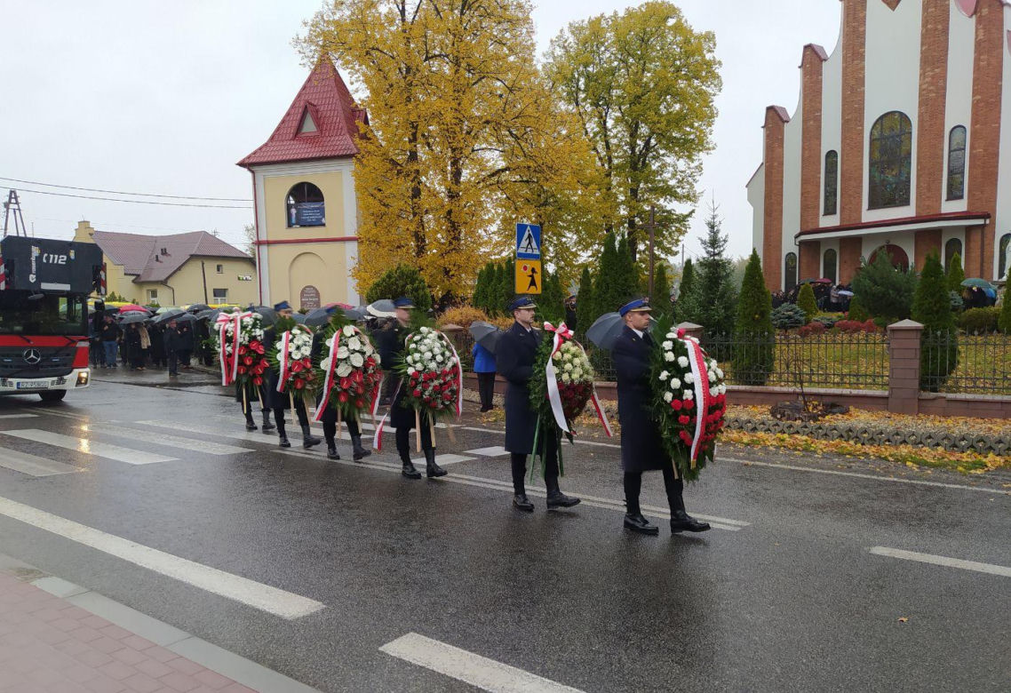 Pogrzeb asp. Bartłomieja Pieroga, jednego z dwóch strażaków, którzy zginęli w pożarze w Nisku