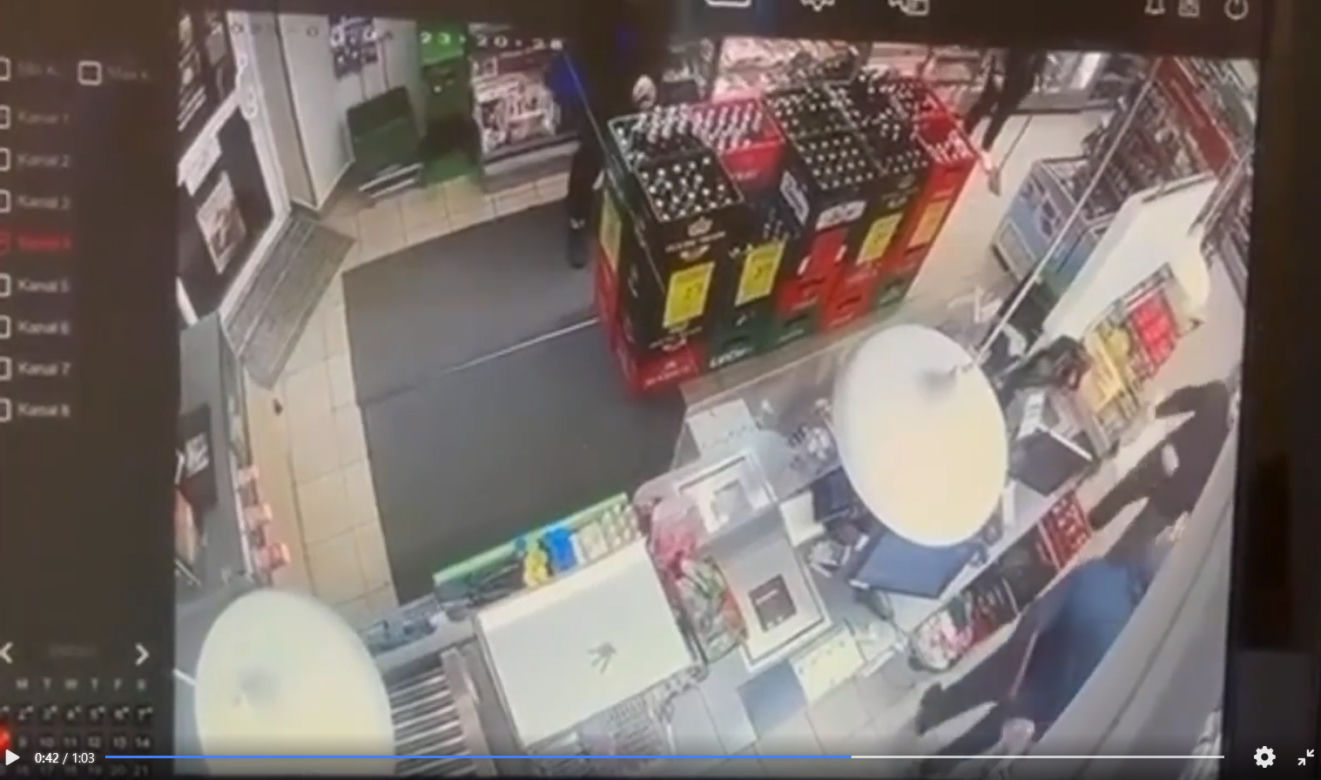 Jest nagranie z krwawego napadu na sklep w Kobyłce. W ruch poszedł nóż [WIDEO]