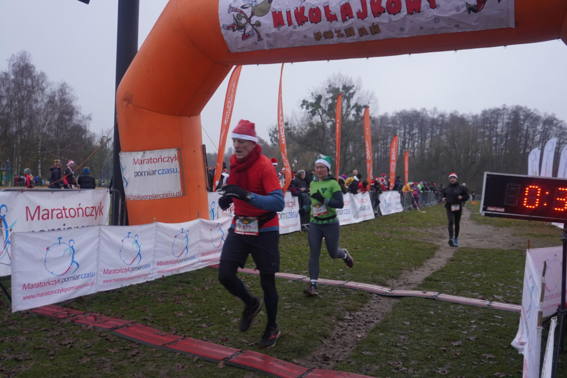 11. Bieg Mikołajkowy nad Jeziorem Strzeszyńskim w Poznaniu