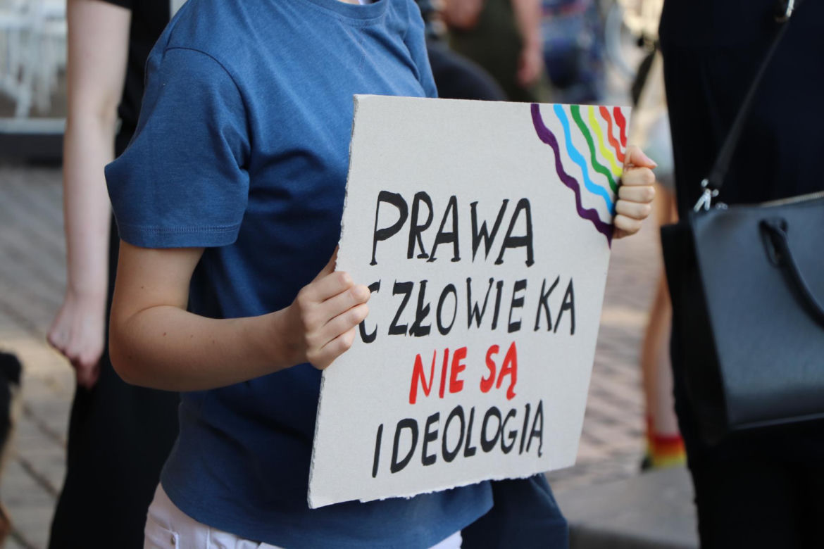 Za nami demonstracja wspierająca osoby LGBT w Toruniu. Konkretne hasła!