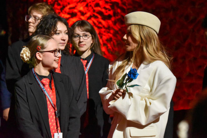 33. MFF EnergaCAMERIMAGE. Doda wręczyła Markowi Żydowiczowi złotą łopatę