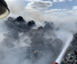 Pożar składowiska w Łowiczku! 19 zastępów straży pożarnej w akcji