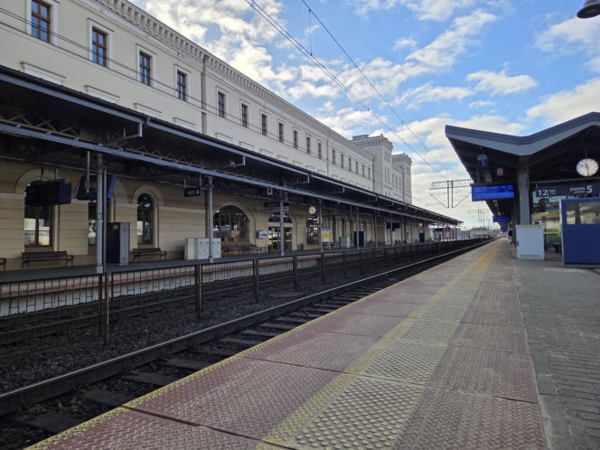 Kiedyś straszył pasażerów, a teraz jest chlubą miasta! Tak zmienił się dworzec PKP w Bydgoszczy