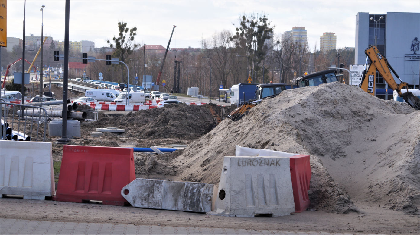 Trwa budowa mostów nad Brdą w Bydgoszczy. Sprawdzamy, jak przebiegają prace