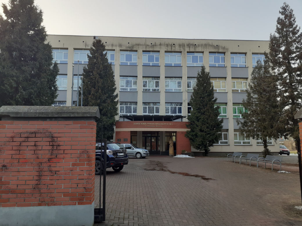 Siedleckie szkoły przy ul. Konarskiego i Prusa i ich okolica w lutym 2021 roku