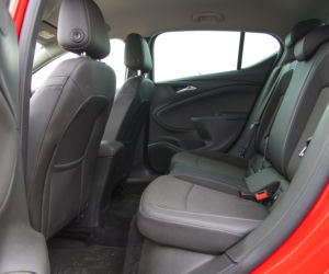 Opel Astra 1.6 Turbo 200 KM M6 Elite