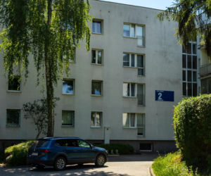 Pękający blok przy ul. Hirszfelda 2 w Warszawie