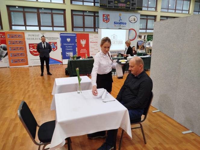 Już po raz ósmy w Siedlcach rywalizowali młodzi kelnerzy z całej Polski