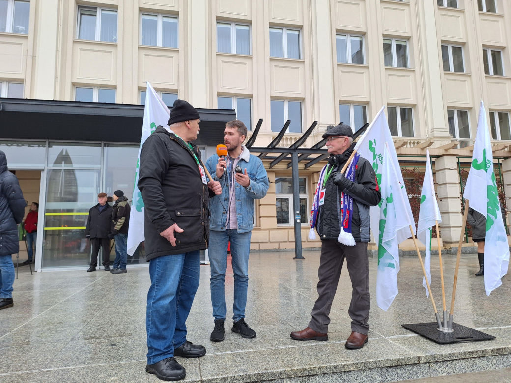 Rolnicy w Rzeszowie wyjechali na ulice. Trwa strajk generalny 