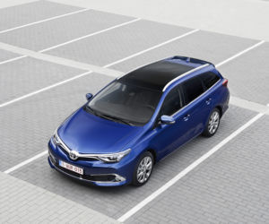 2015 Toyota Auris Touring Sports facelifting
