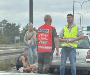 Zobaczyli pijaka za kółkiem. Obywatelskie zatrzymanie na trasie