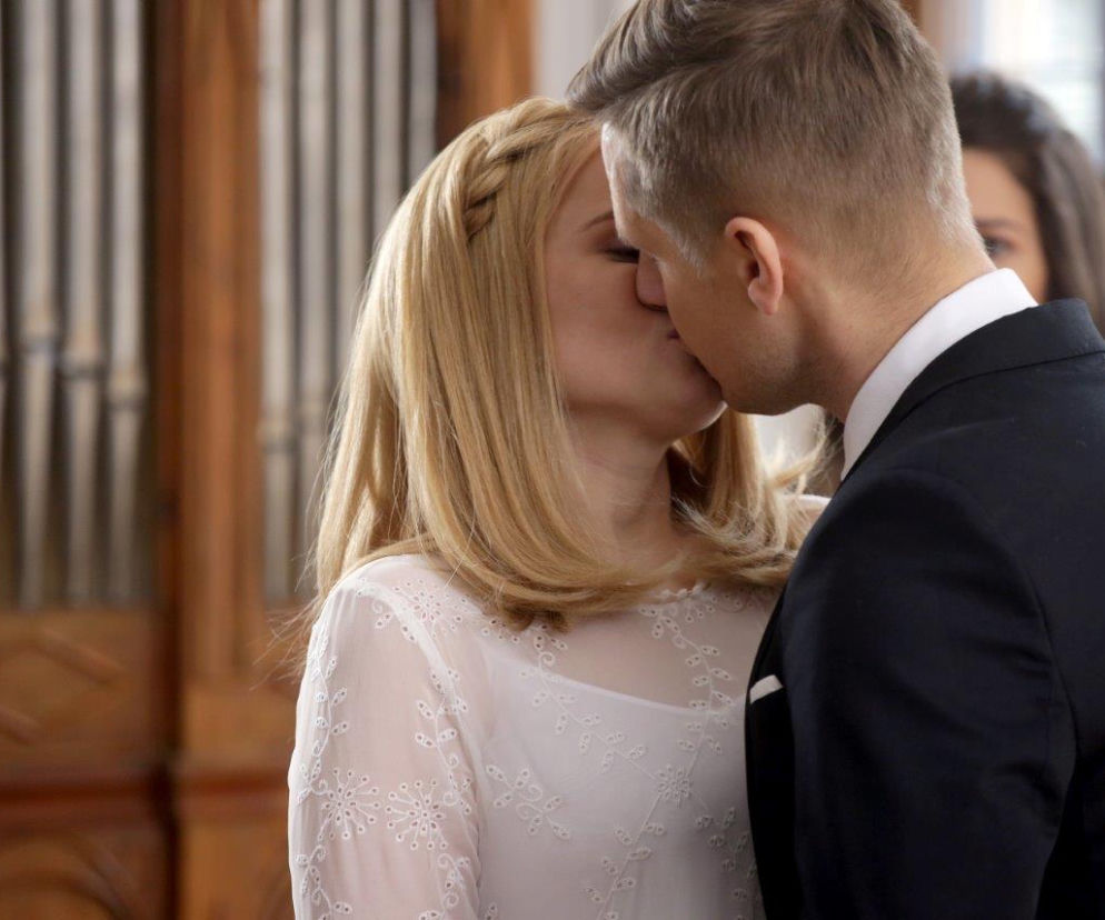 M jak miłość, Paweł (Rafał Mroczek) i Katia (Joanna Jarmołowicz)