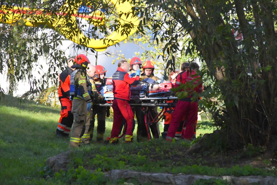 Wypadek w Świnoujściu. Mężczyzna wypadł z okna