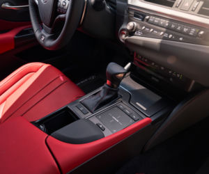 Lexus ES z napędem AWD