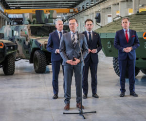 Rosomak z gigantycznym wsparciem 57 mln zł. Zwiększenie produkcji i linia dla Legwanów