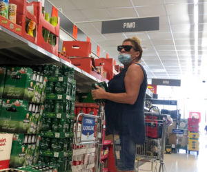 Tak Beata Kozidrak kupuje alkohol