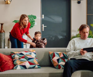 Na Wspólnej, odcinek 4171: Kariera Mariusza wisi na włosku. Mężczyzna ucieka w alkohol i odsuwa się od Oli