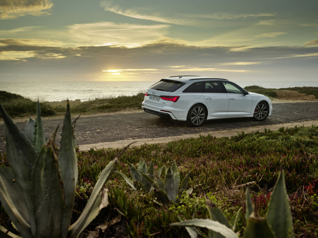 (2020) Audi A6 Avant TFSI e quattro