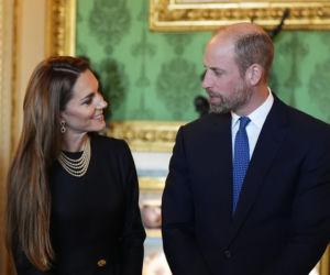  Stare zdjęcia księżnej Kate! Nie uwierzysz, jak się zabawiała