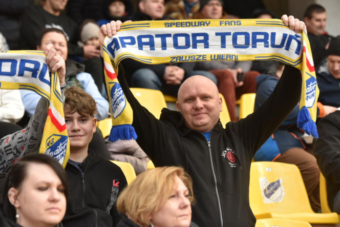 PRES Grupa Deweloperska Toruń - Stelmet Falubaz Zielona Góra, zdjęcia kibiców i zawodników ze sparingu na Motoarenie