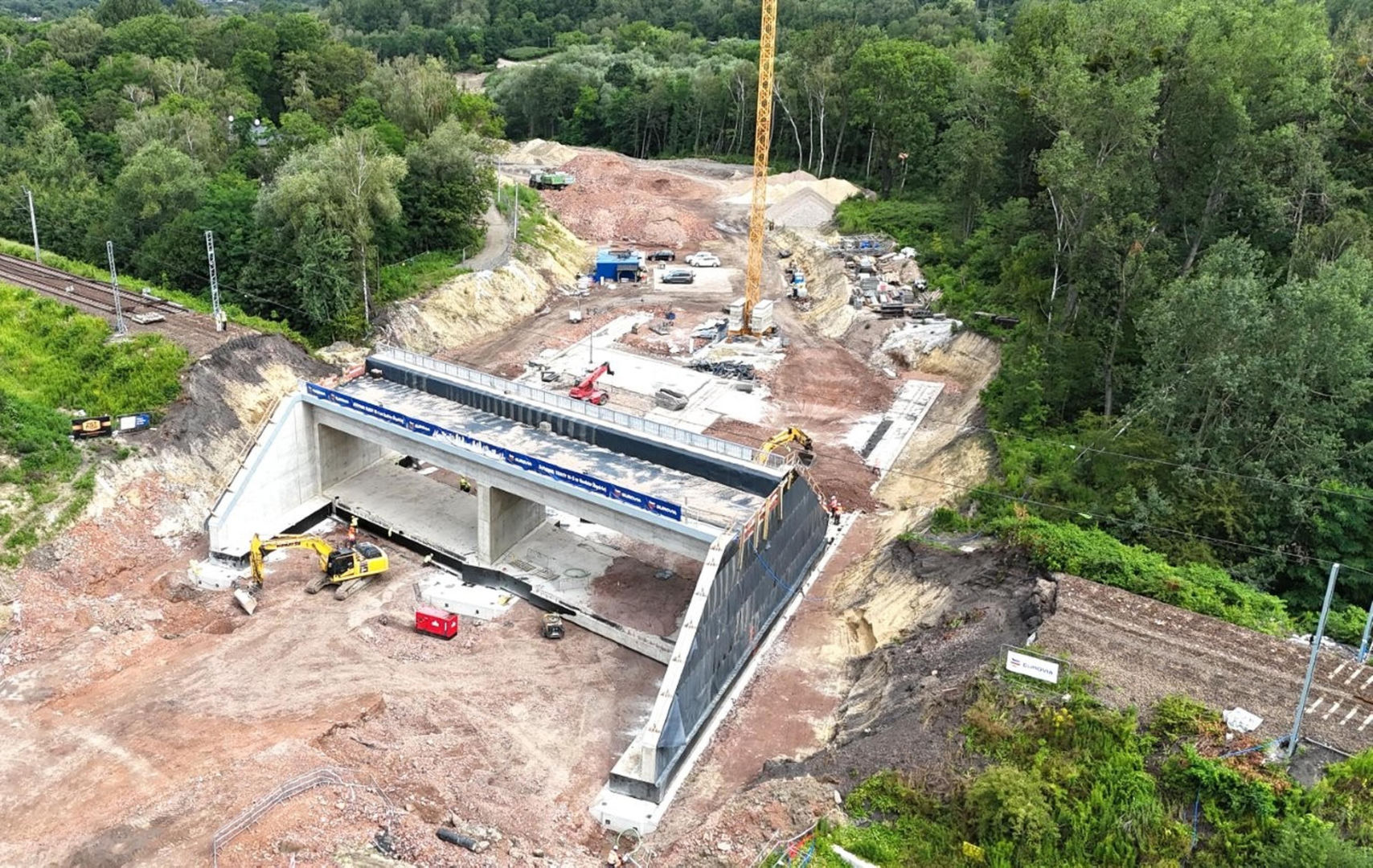 Wsuwanie wiaduktu w nasyp kolejowy na trasie N-S w Rudzie Śląskiej