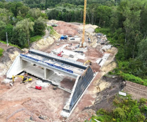 Wsuwanie wiaduktu w nasyp kolejowy na trasie N-S w Rudzie Śląskiej