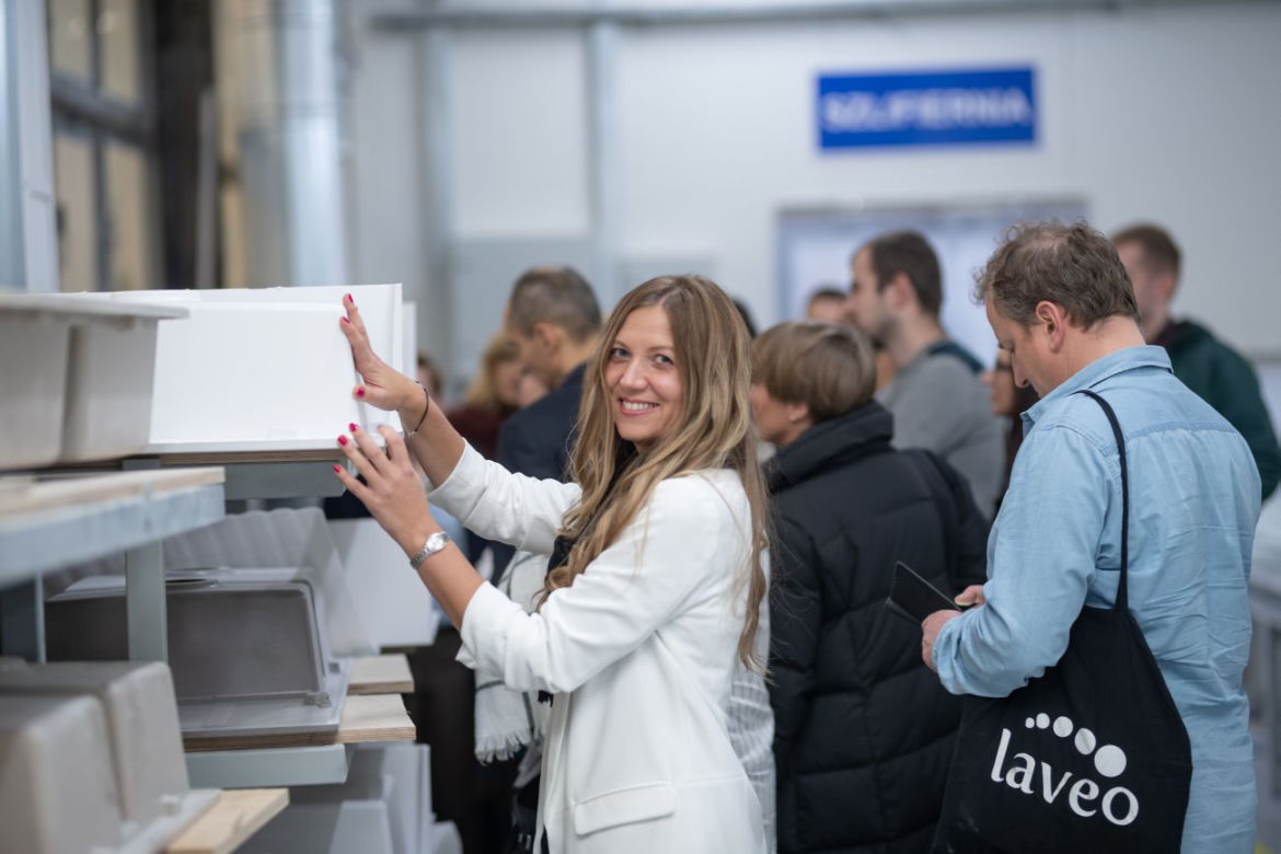 Fabryka granitowych zlewozmywaków Laveo w Buku