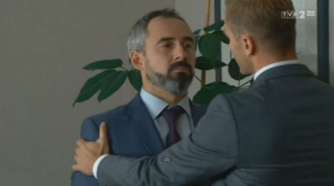 M jak miłość 1053 Adam Werner (Jacek Kopczyński) Andrzej Budzyński (Krystian Wieczorek)