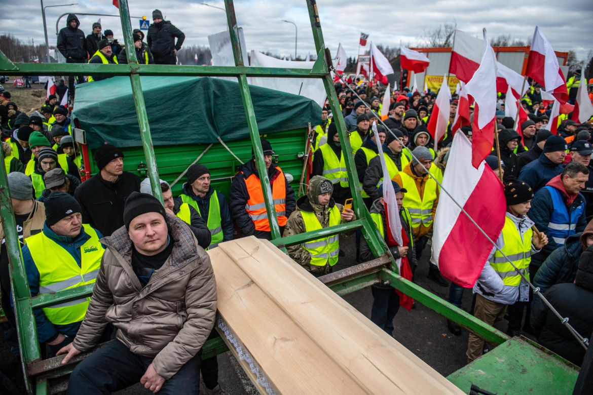 Strajk rolników. Ciągniki blokują drogi w całej Polsce. Gigantyczne utrudnienia