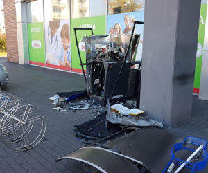 Ktoś wysadził bankomat w Toruniu. Policja prosi o pomoc świadków