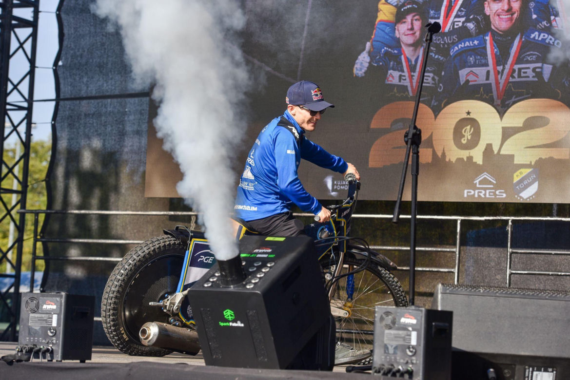 Tak PRES Toruń świętował mistrzostwo z kibicami! Feta pod Motoareną