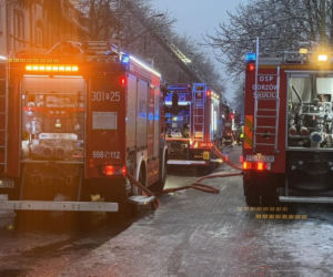 Pożar mieszkania w Warce. Jedna osoba nie żyje 