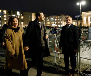 Premier dziękuje żonie.