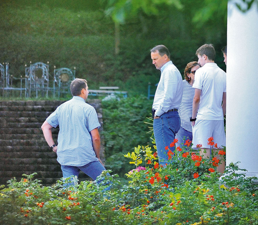 Jaśnie Pan Sikorski traktuje ochronę BOR jak służbę
