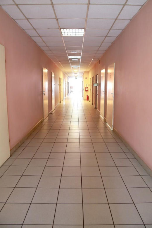 Izba wytrzeźwień w Katowicach od środka. Na takie luksusy mogą liczyć pacjenci