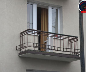 Tragedia w Warszawie. Wyszedł na oblodzony balkon, poślizgnął się i spadł. Nie żyje