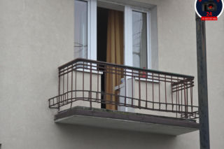 Tragedia w Warszawie. Wyszedł na oblodzony balkon, poślizgnął się i spadł. Nie żyje