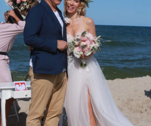 Małgorzata Opczowska wzięła ślub z Jackiem Łęskim na plaży