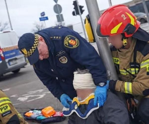 Rowerzysta leżał na jezdni w kałuży krwi. Chwilę wcześniej 92-latek potrącił go autem