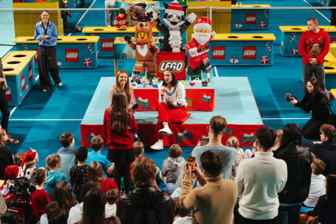 Iga Świątek bawiła się z dziećmi LEGO