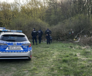 Rocznica tragedii zamieniła się w koszmar. Tajemniczy pakunek przerwał uroczystość