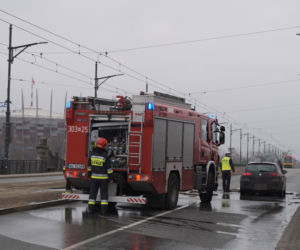 Pożar auta na moście poniatowskiego