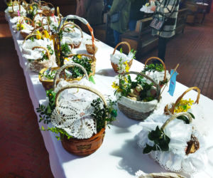 Czy w Wielką Sobotę trzeba iść do kościoła? Wiele osób myli święconkę z obowiązkiem