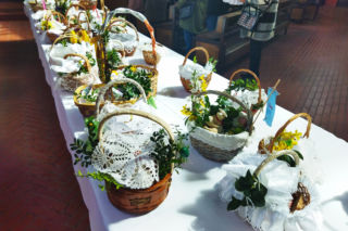 Czy w Wielką Sobotę trzeba iść do kościoła? Wiele osób myli święconkę z obowiązkiem