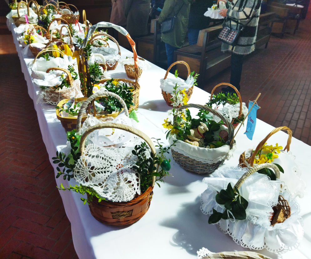 Czy w Wielką Sobotę trzeba iść do kościoła? Wiele osób myli święconkę z obowiązkiem