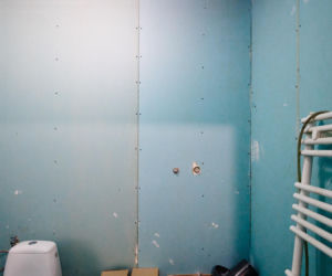 Mama nie wróciła. Tragiczny wypadek przerwał marzenia. Ekipa Nasz Nowy Dom walczyła z czasem. ZDJĘCIA domu przed i po remoncie