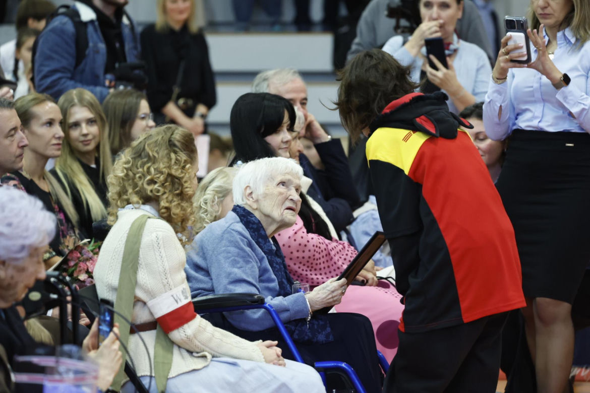 Setne urodziny Haliny Rogozińskiej ps. Mała i Niebieska i niezwykłe prezenty!
